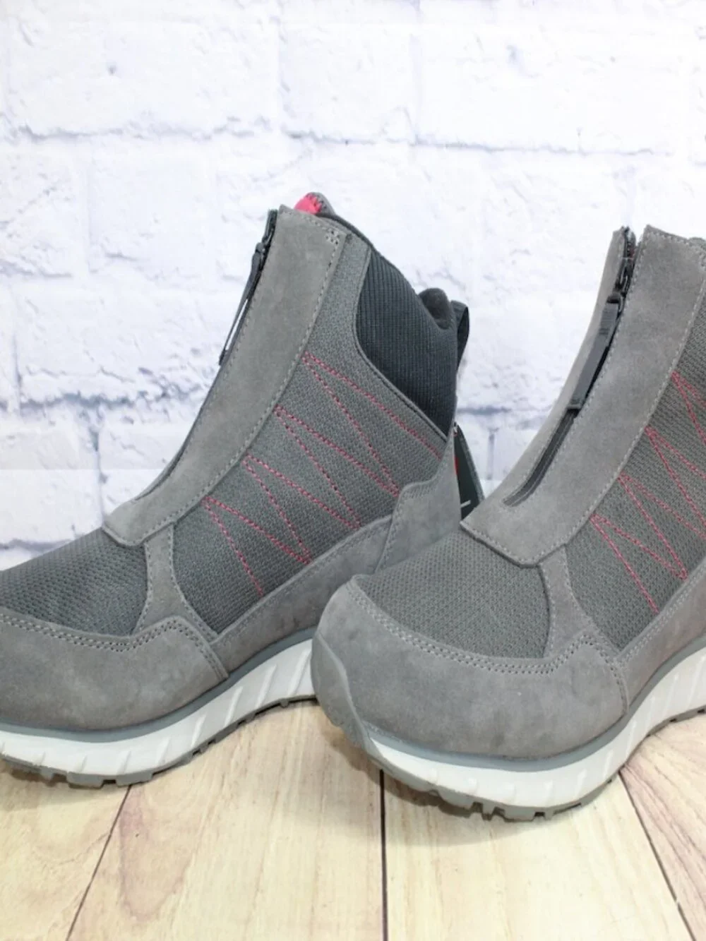 LL Bean Snow Sneaker 5 Gray Suede Waterproof Insulated Winter Boots Size 13 NWT
